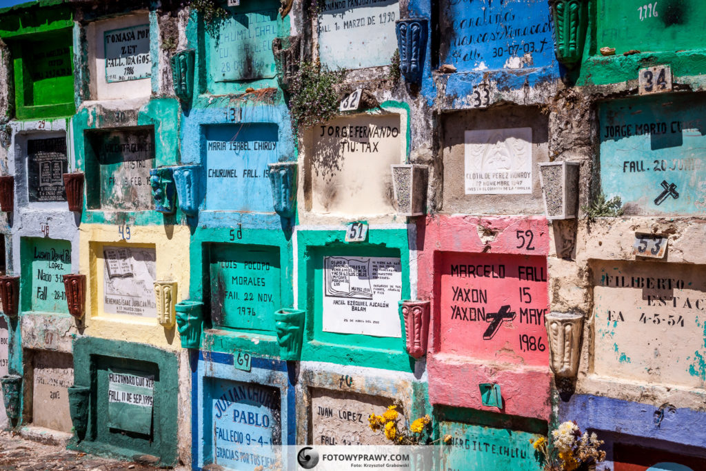 Kolorowy cmentarz w Sololi - Gwatemala (fotowyprawy.com)
