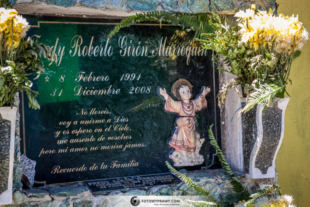 Kolorowy cmentarz w Sololi - Gwatemala (fotowyprawy.com)